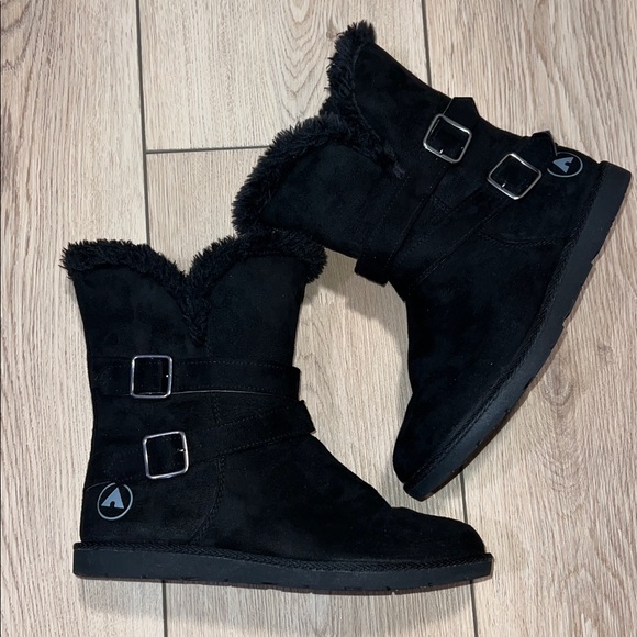 Airwalk Black Winter Boots with Faux Fur Trim - Picture 3 of 16